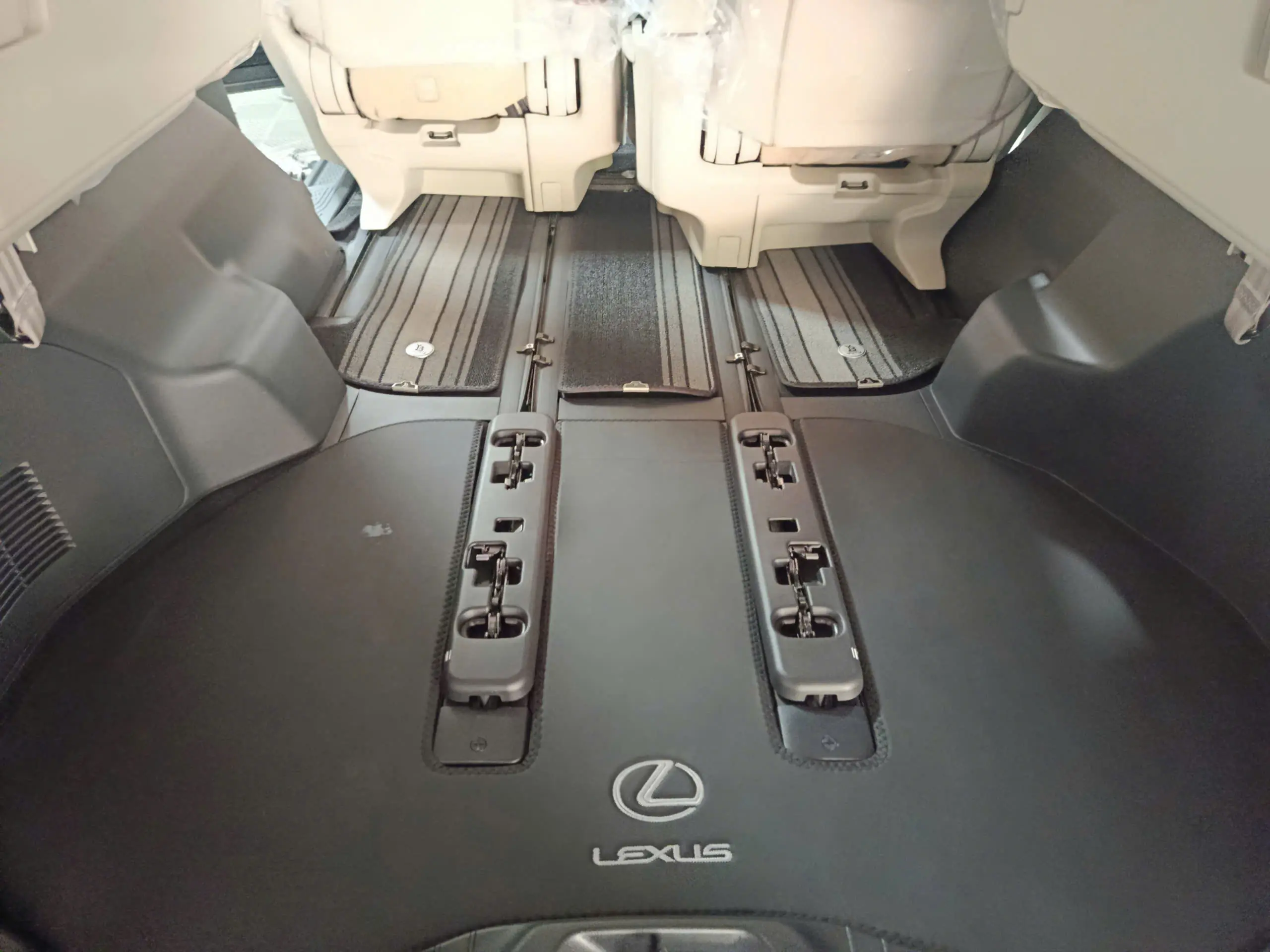  Thảm Lót Sàn 360 Lexus LM500h 6 chỗ 
