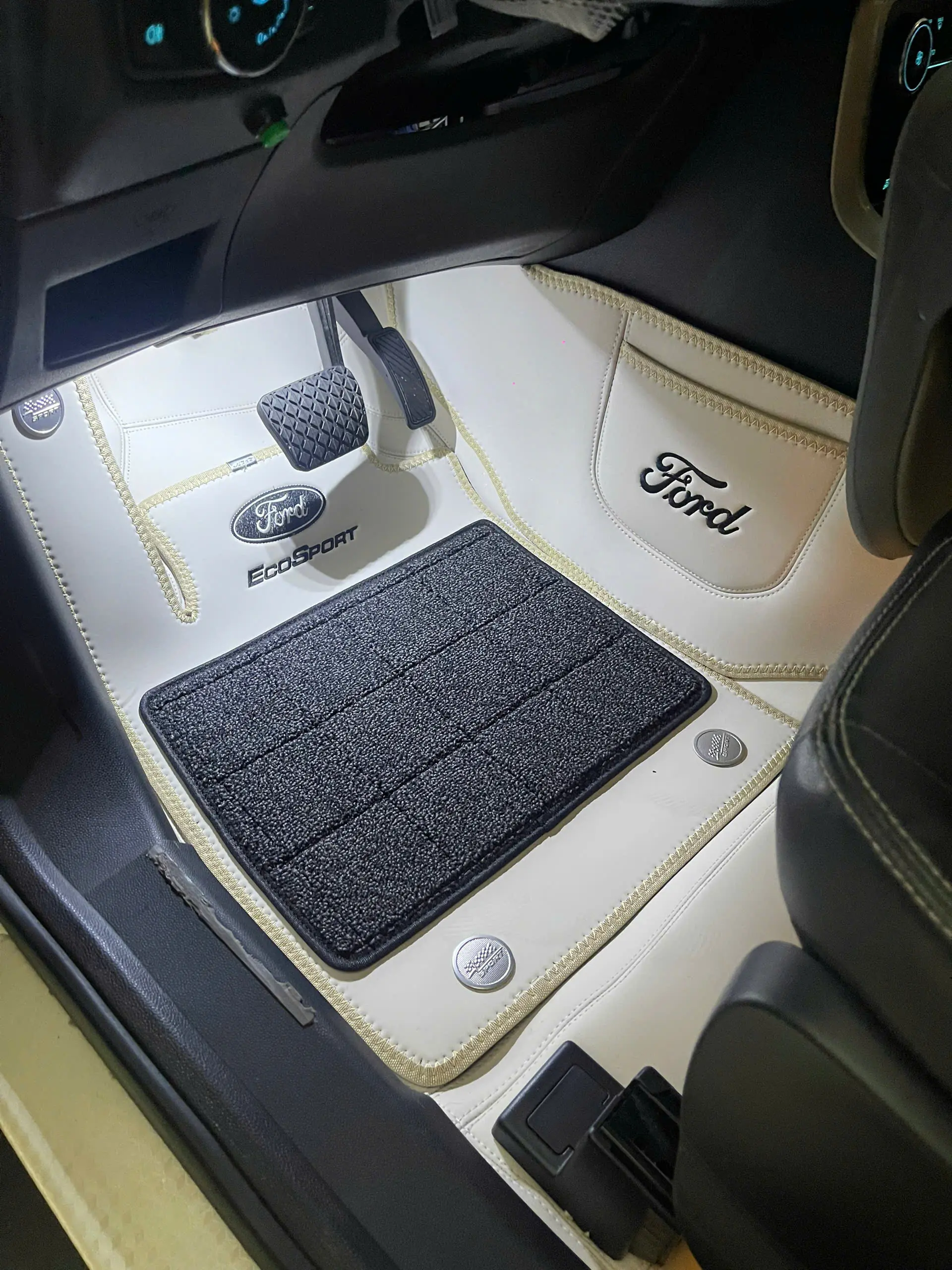 Thảm Lót Sàn 360 Ford EcoSport: Ôm Khít Sàn, Gọn Đẹp, Dễ Vệ Sinh 