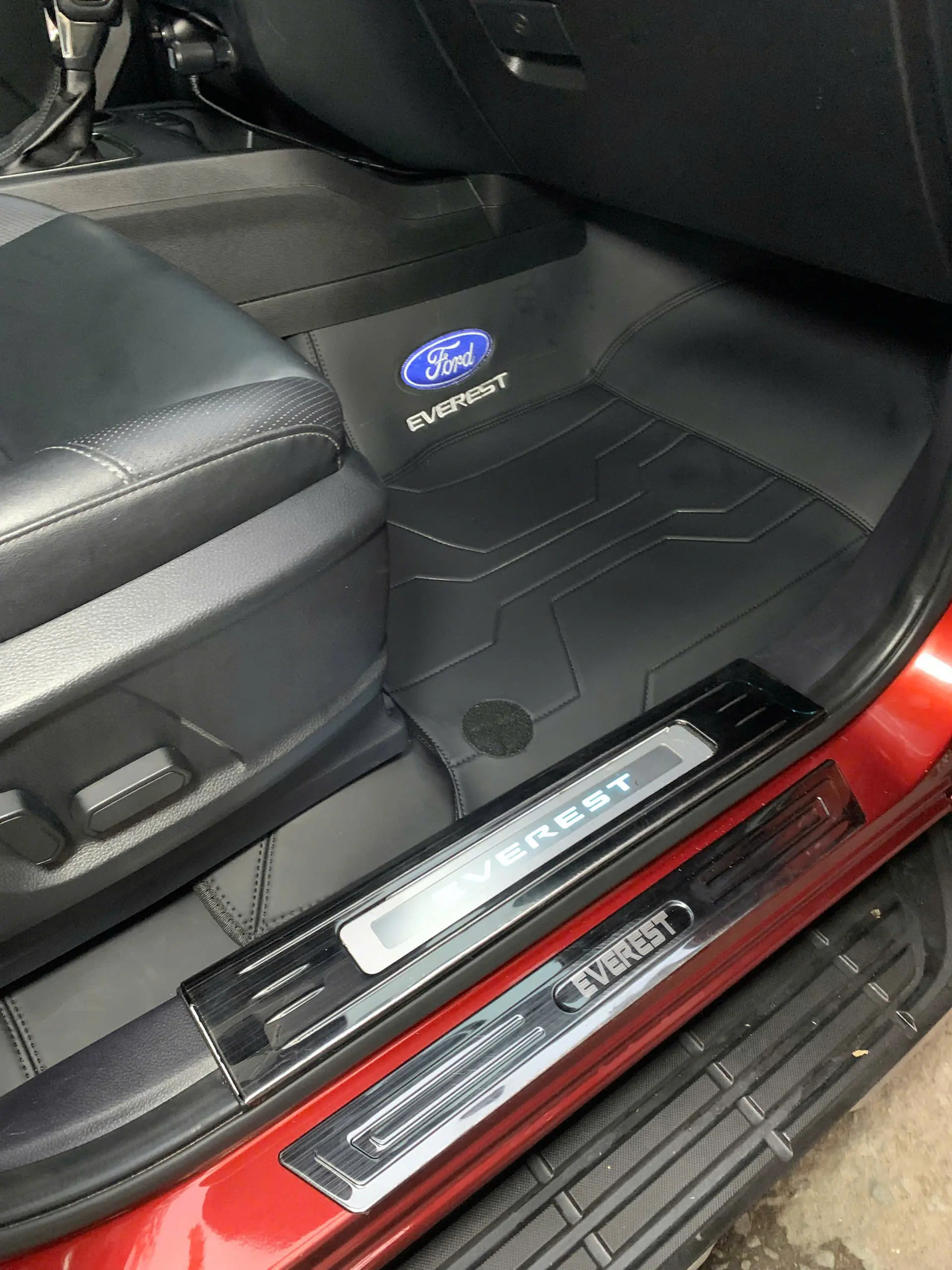 Thảm Lót Sàn 360 Ford Everest 2018–2022: Ôm Khít Sàn, Gọn Đẹp, Dễ Vệ Sinh
