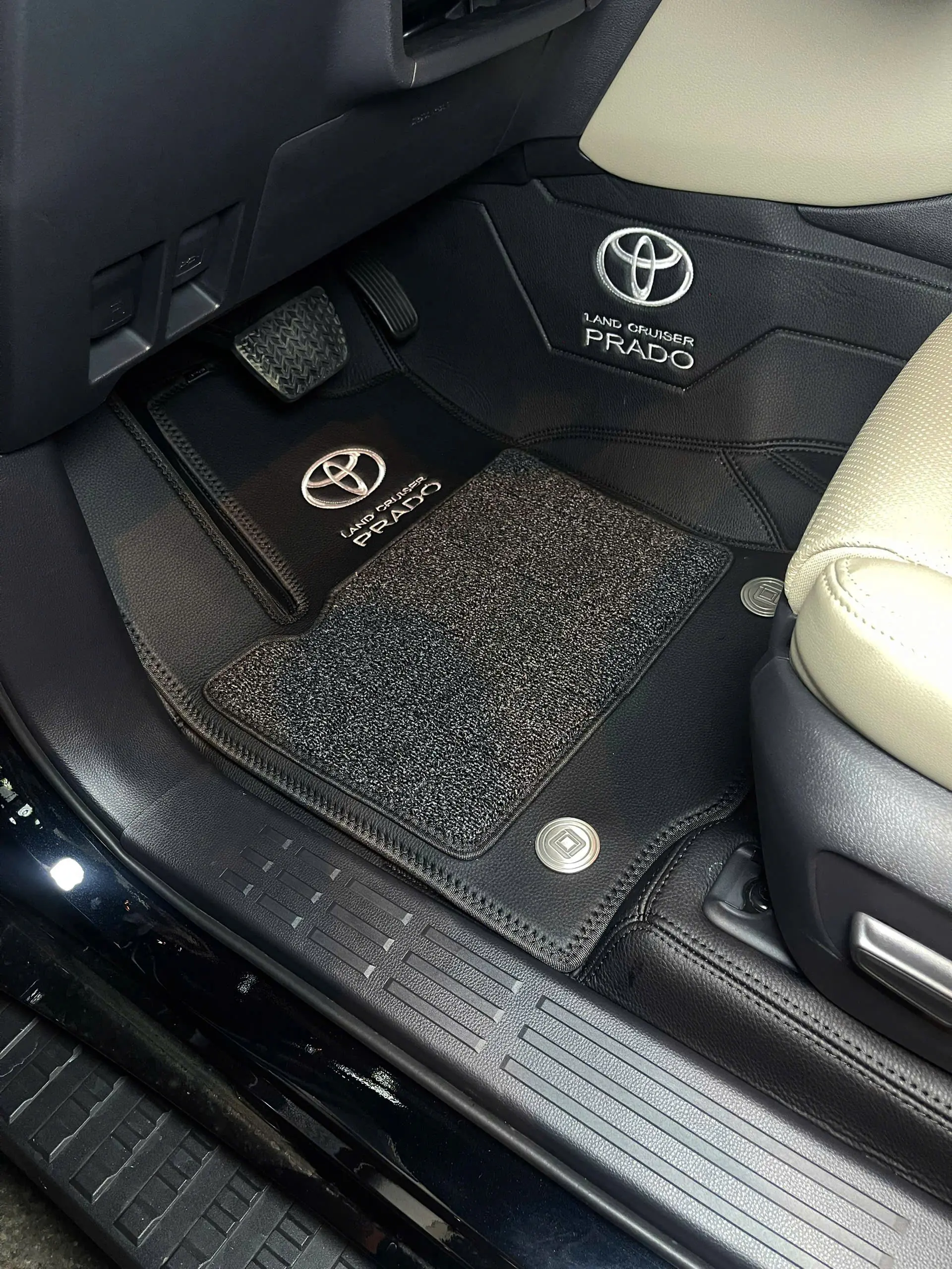 Thảm Lót Sàn 360 Toyota Land Cruiser